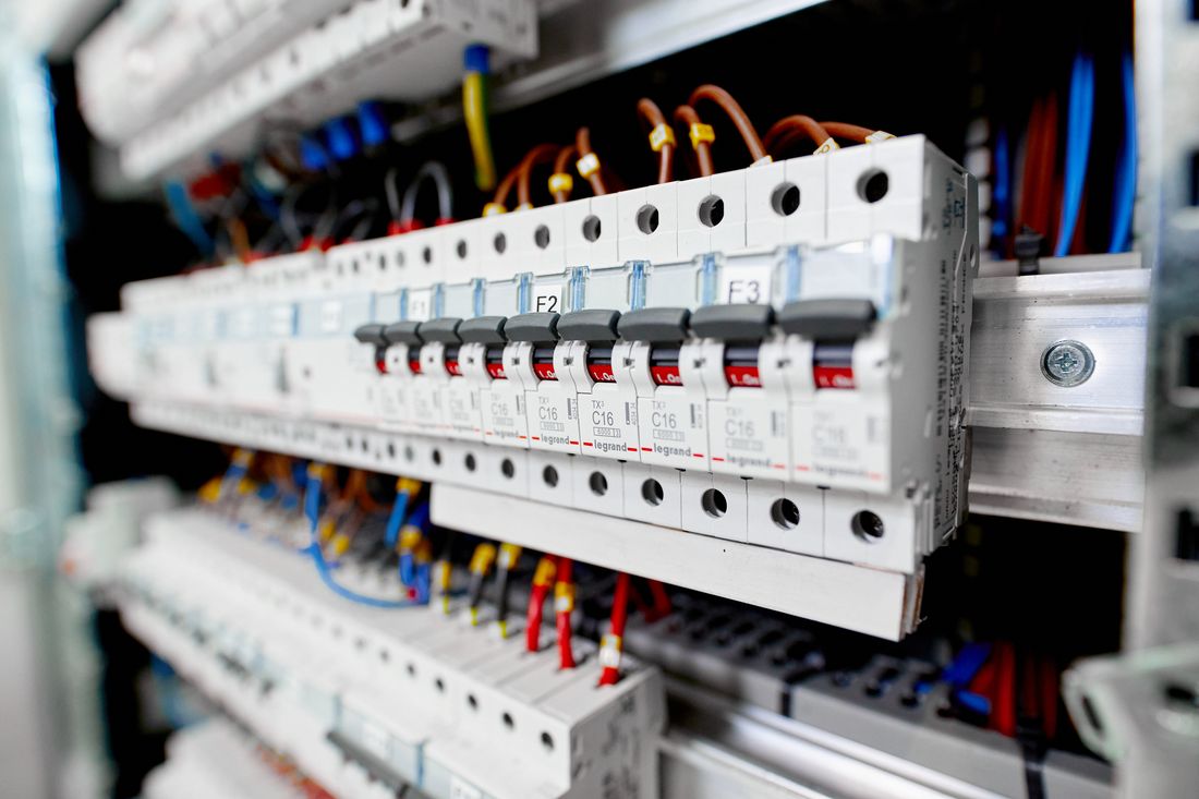 Submetering at a commercial building distribution panel
